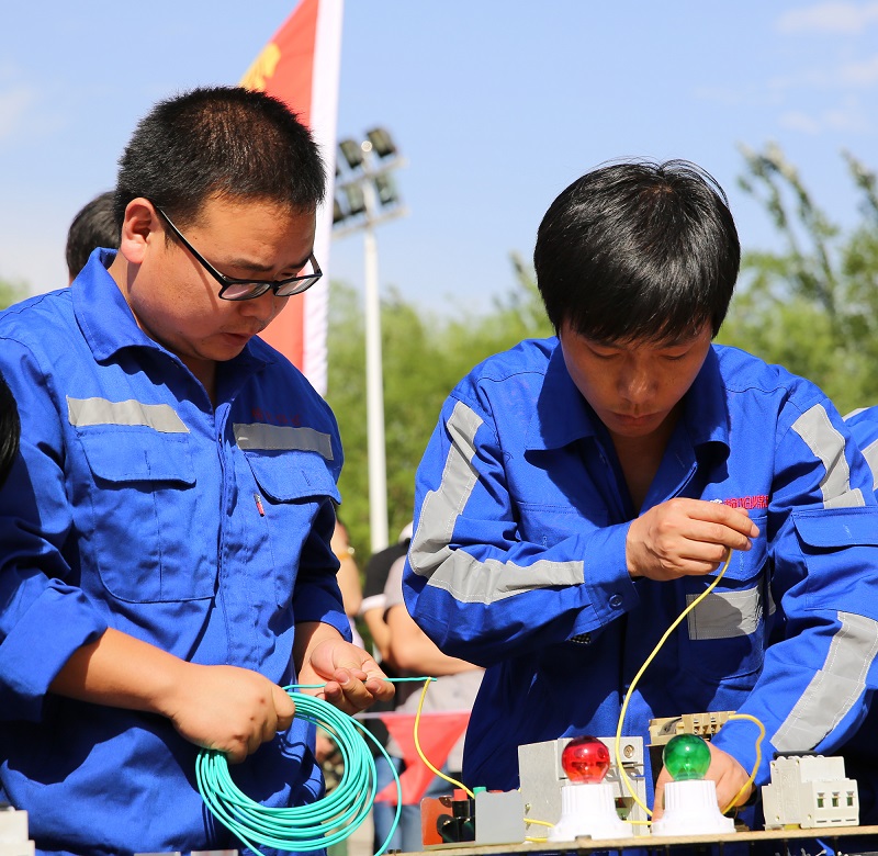 1607646997108783.jpeg ÏÖ³¡Áìµ¼. (.2) (1).jpg