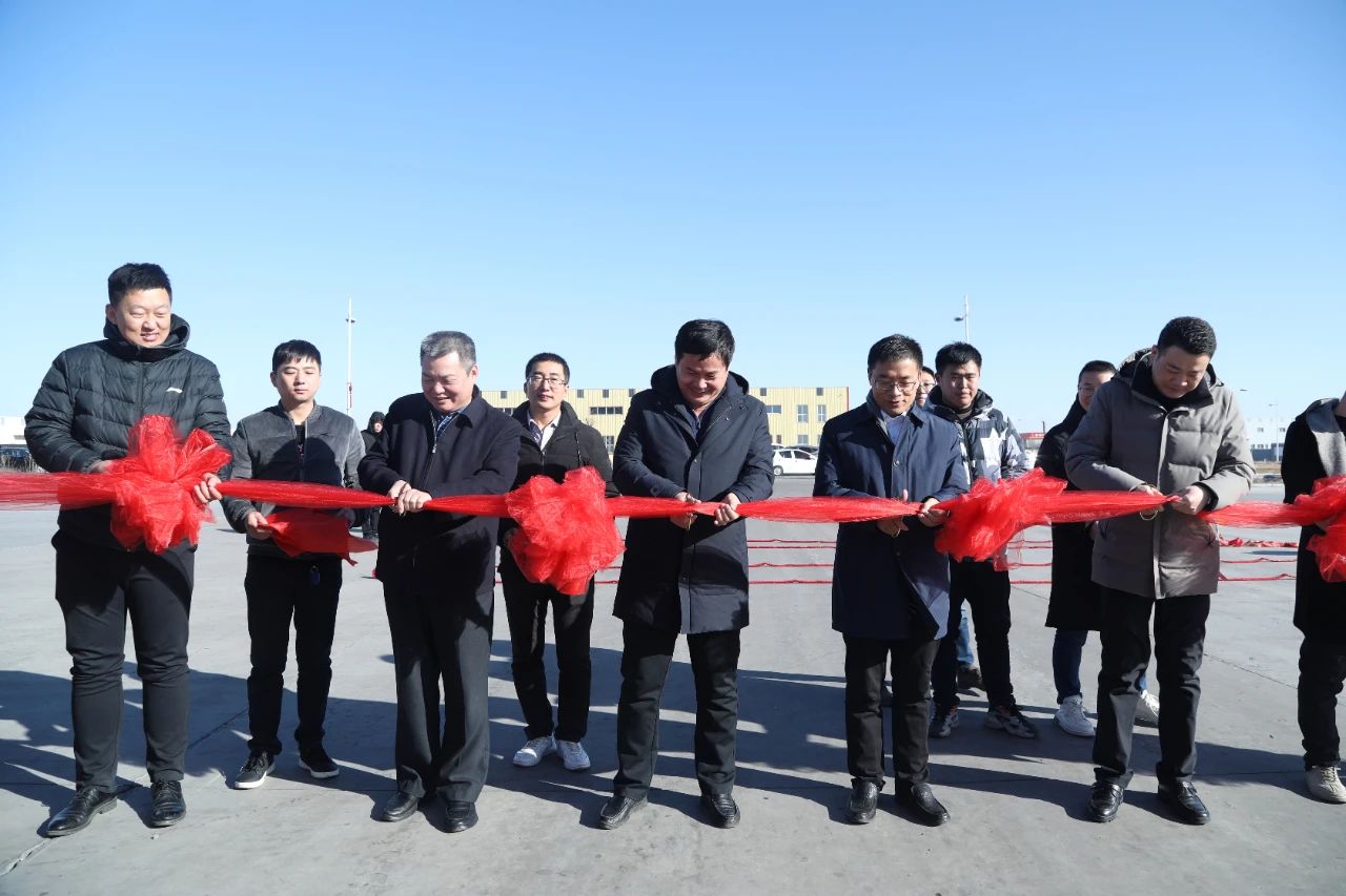 1609805133133549.jpeg 综掘机入井.jpg