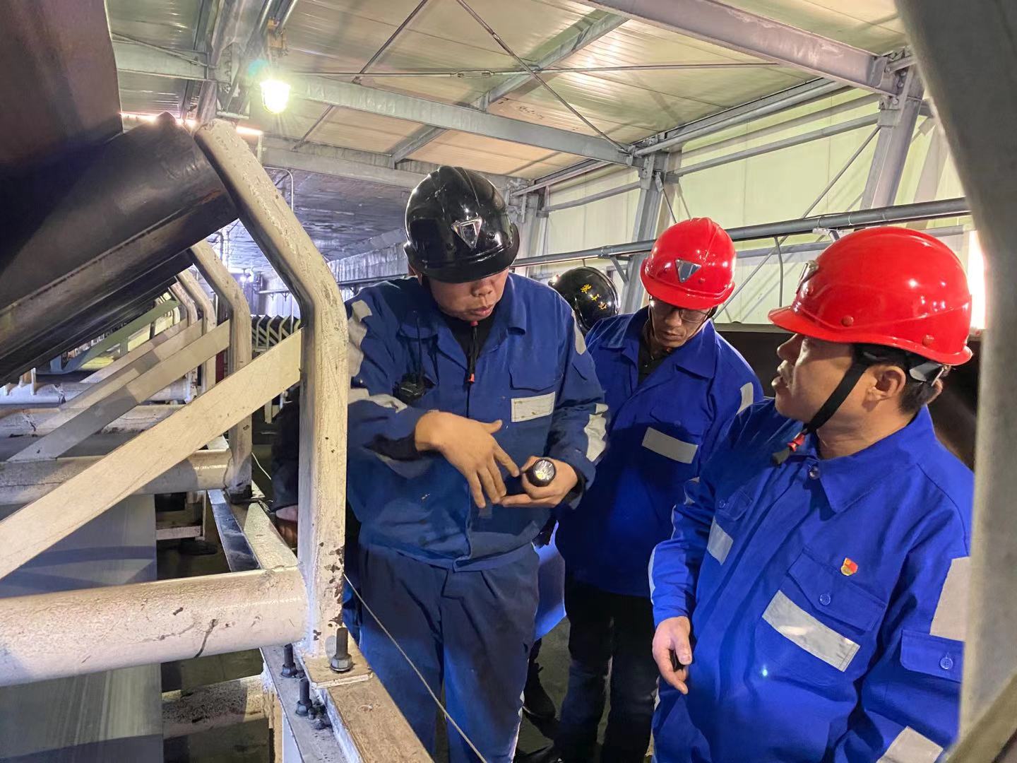 1610158604613817.jpeg ¶Ó³¤Ç×ÁÙÁìµ¼.jpg