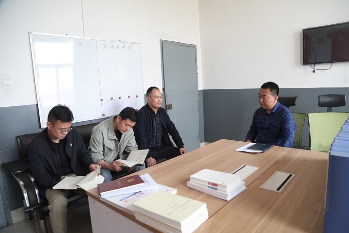 1620718826437727.jpeg 调研现场 - 副本.jpg