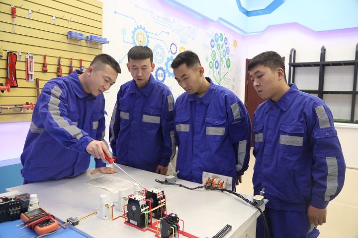 1643330953385647.jpeg 7d92e442a177c8b3d859a01bf281edb.jpg