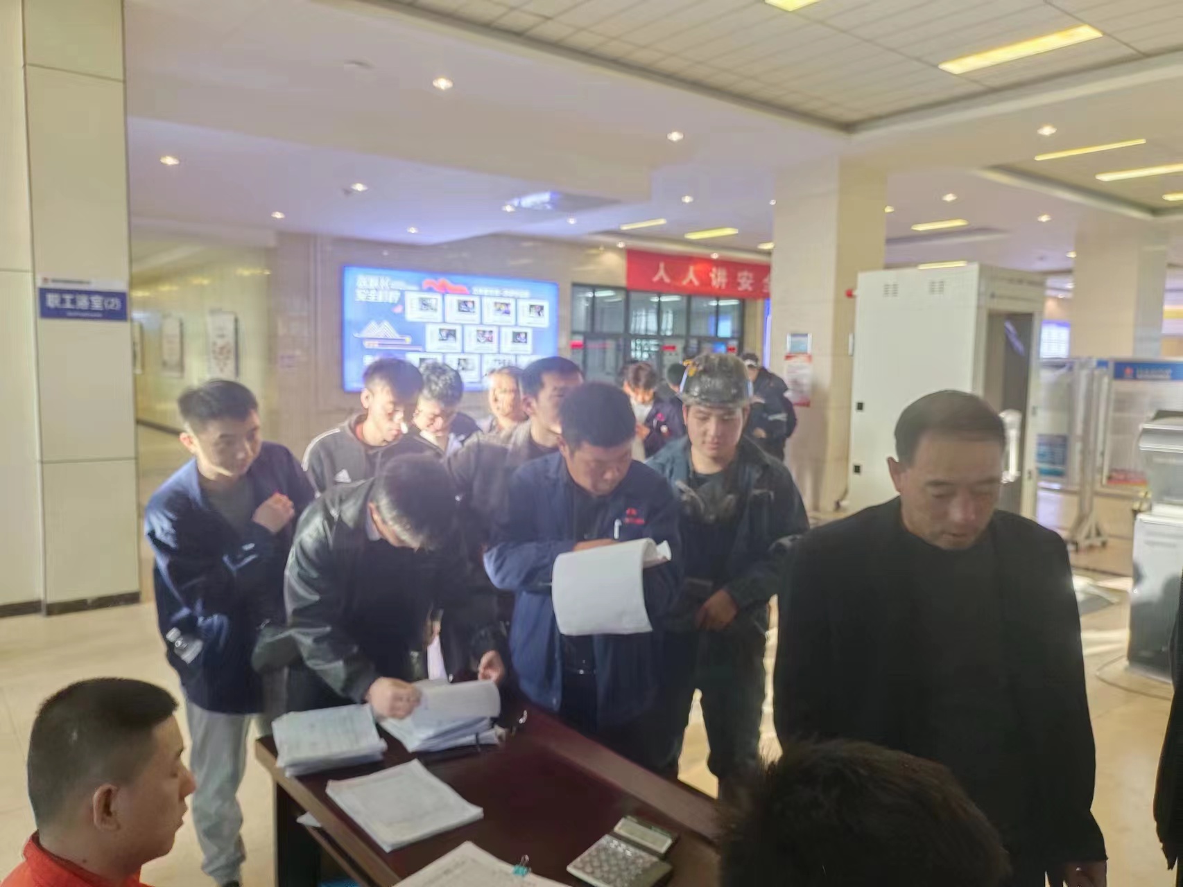 1699663237684695.jpeg 信息录入现场-高建华摄.jpg