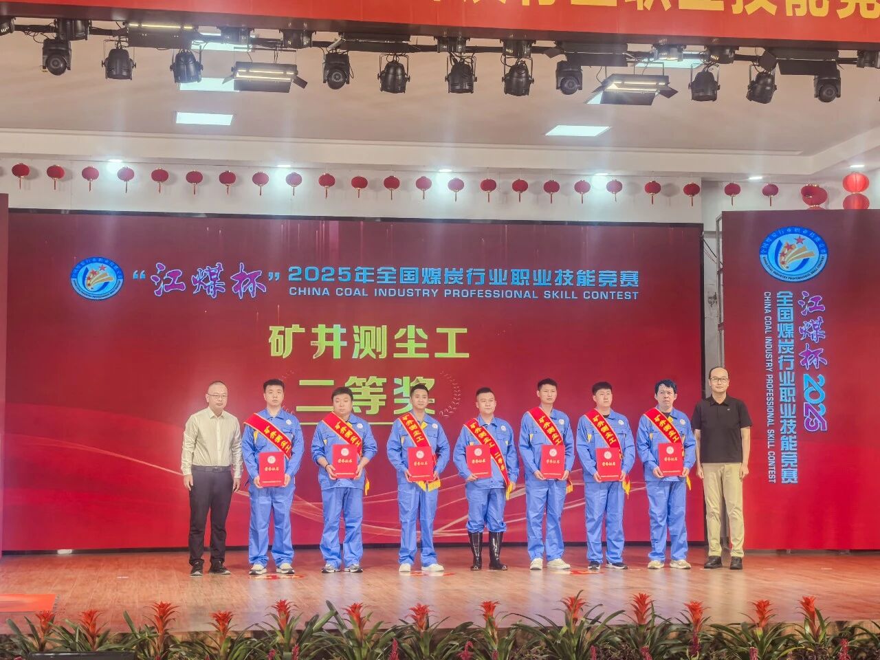 1758856115231129.jpeg 1.jpg